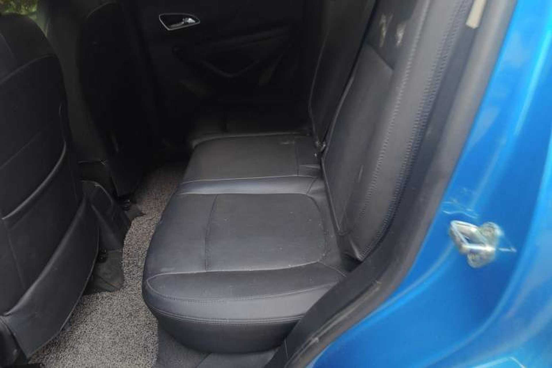 Used Buick Encore 2015 1.4T Automatic Two-Wheel Drive Urban Elite Version Left Rear Seat