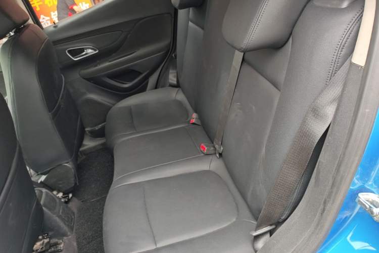 Used Buick Encore 2015 1.4T Automatic Two-Wheel Drive Urban Elite Version Left Rear Seat