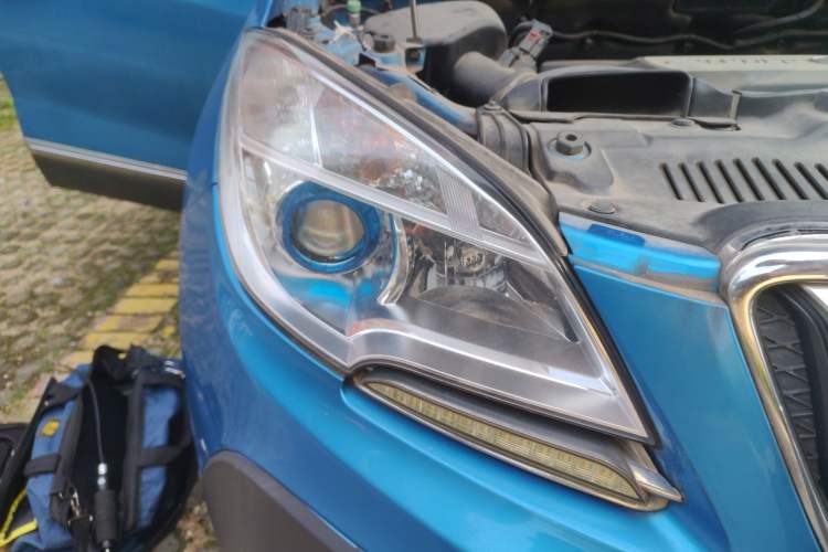 Used Buick Encore 2015 1.4T Automatic Two-Wheel Drive Urban Elite Version Right Front Headlight