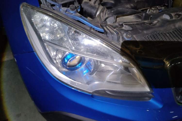 Used Buick Encore 2015 1.4T Automatic Two-Wheel Drive Urban Elite Version Right Front Headlight