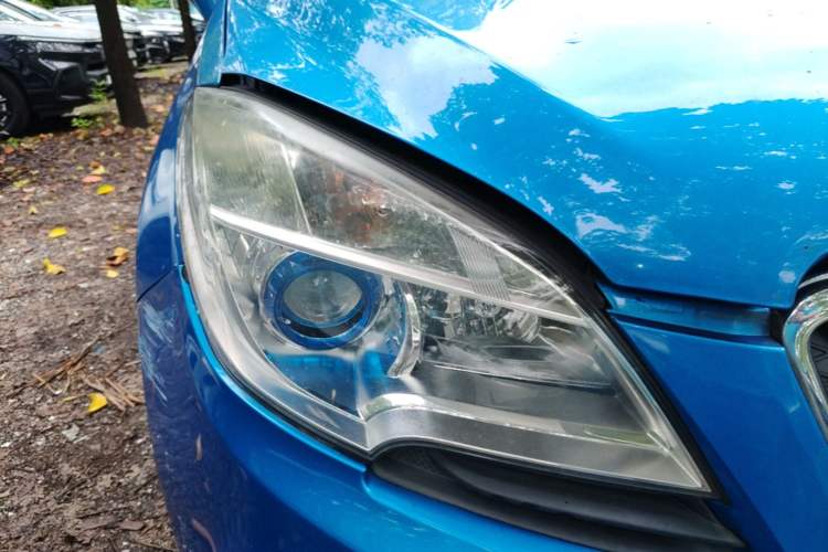 Used Buick Encore 2015 1.4T Automatic Two-Wheel Drive Urban Elite Version Right Front Headlight