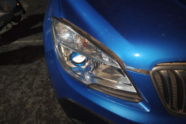 Used Buick Encore 2015 1.4T Automatic Two-Wheel Drive Urban Elite Version Right Front Headlight