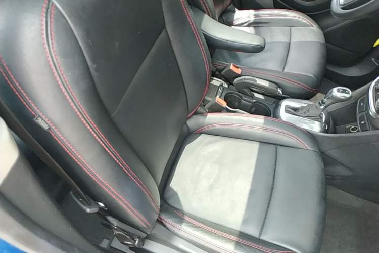 Used Buick Encore 2015 1.4T Automatic Two-Wheel Drive Urban Elite Version Right Front Seat
