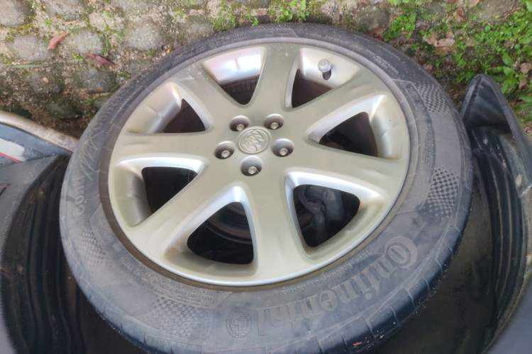 Used Buick Encore 2015 1.4T Automatic Two-Wheel Drive Urban Elite Version Right Front Wheel Hub