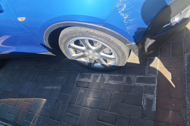 Used Buick Encore 2015 1.4T Automatic Two-Wheel Drive Urban Leading Model Right Front Wheel Hub