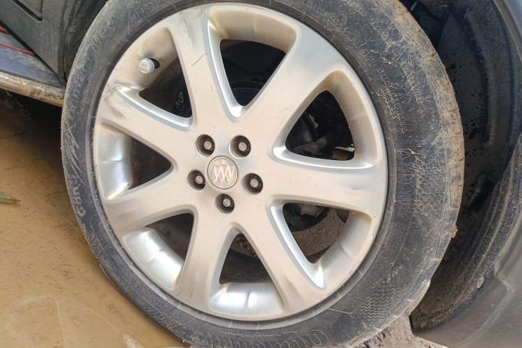 Used Buick Encore 2015 1.4T Automatic Two-Wheel Drive Urban Elite Version Right Front Wheel Hub