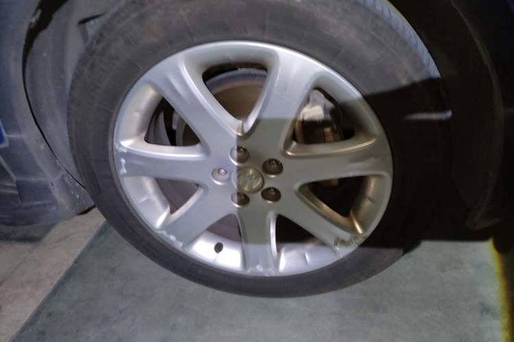 Used Buick Encore 2015 1.4T Automatic Two-Wheel Drive Urban Elite Version Right Front Wheel Hub