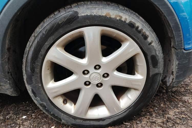 Used Buick Encore 2015 1.4T Automatic Two-Wheel Drive Urban Elite Version Right Front Wheel Hub