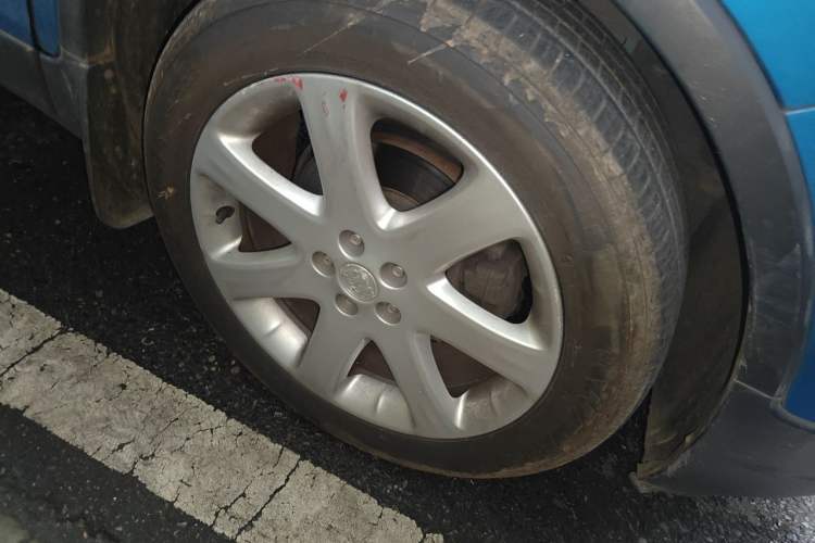 Used Buick Encore 2015 1.4T Automatic Two-Wheel Drive Urban Elite Version Right Front Wheel Hub