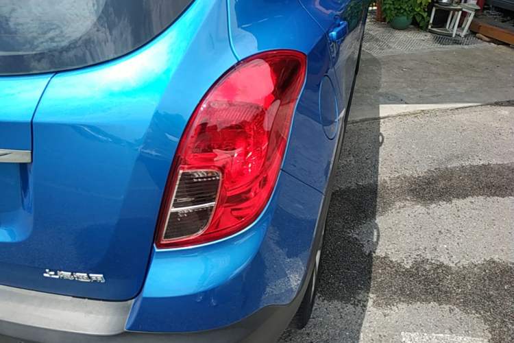 Used Buick Encore 2015 1.4T Automatic Two-Wheel Drive Urban Elite Version Right Rear Taillight