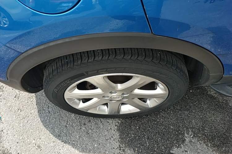Used Buick Encore 2015 1.4T Automatic Two-Wheel Drive Urban Elite Version Right Rear Wheel Hub