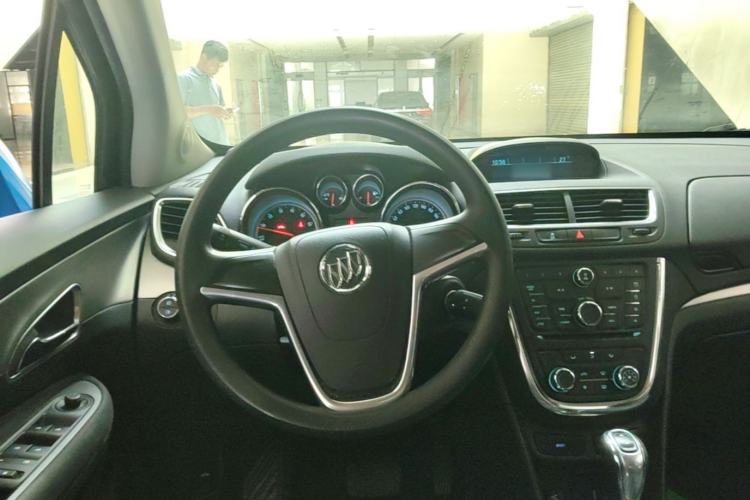 Used Buick Encore 2015 1.4T Automatic Two-Wheel Drive Urban Elite Version Steering Wheel