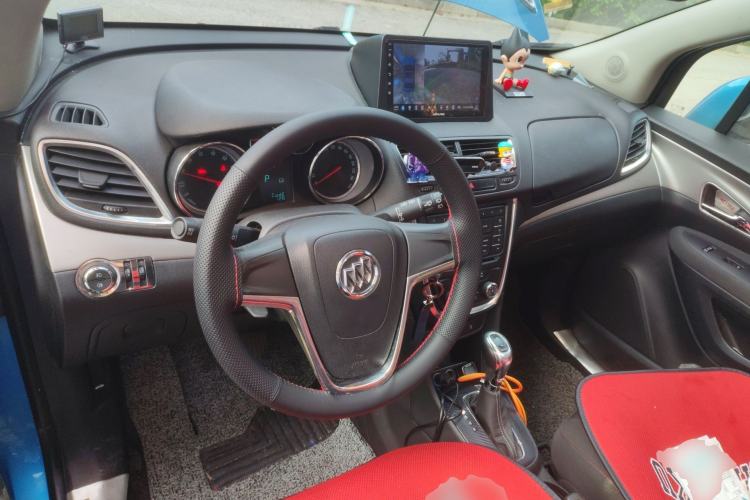 Used Buick Encore 2015 1.4T Automatic Two-Wheel Drive Urban Elite Version Steering Wheel