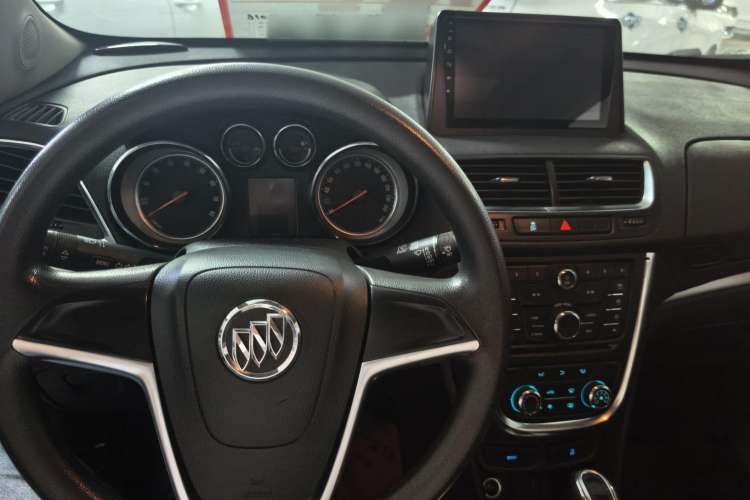 Used Buick Encore 2015 1.4T Automatic Two-Wheel Drive Urban Elite Version Steering Wheel