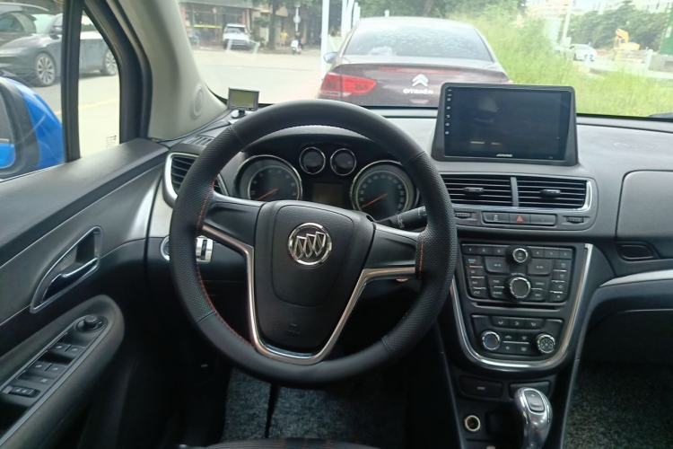 Used Buick Encore 2015 1.4T Automatic Two-Wheel Drive Urban Elite Version Steering Wheel