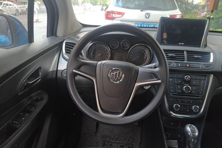 Used Buick Encore 2015 1.4T Automatic Two-Wheel Drive Urban Elite Version Steering Wheel