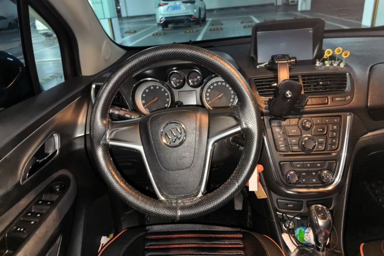 Used Buick Encore 2015 1.4T Automatic Two-Wheel Drive Urban Elite Version Steering Wheel