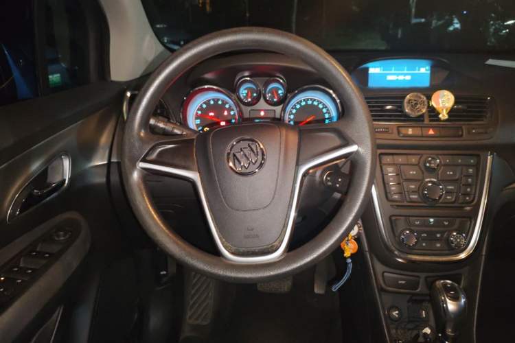 Used Buick Encore 2015 1.4T Automatic Two-Wheel Drive Urban Elite Version Steering Wheel