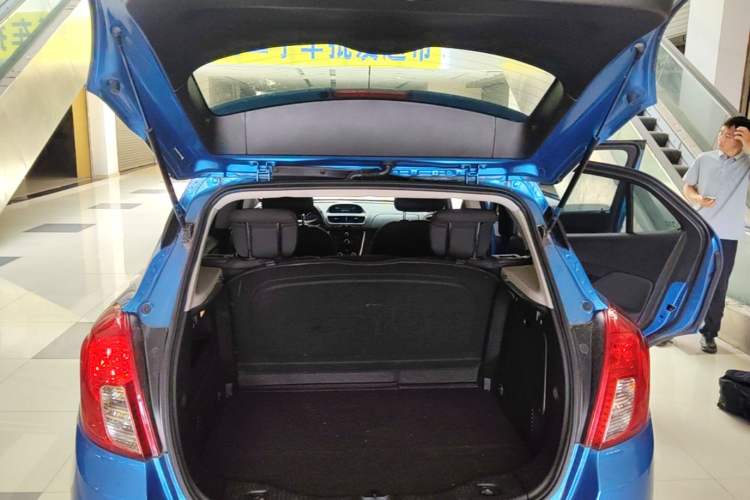 Used Buick Encore 2015 1.4T Automatic Two-Wheel Drive Urban Elite Version Trunk