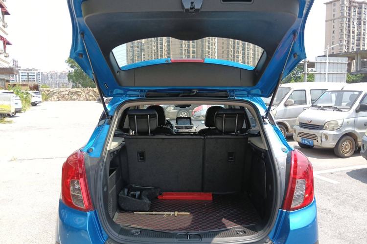 Used Buick Encore 2015 1.4T Automatic Two-Wheel Drive Urban Leading Model Trunk