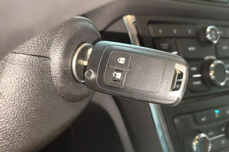 Used Buick Encore 2015 1.4T Automatic Two-Wheel Drive Urban Elite Version Vehicle Key