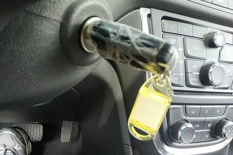 Used Buick Encore 2015 1.4T Automatic Two-Wheel Drive Urban Elite Version Vehicle Key