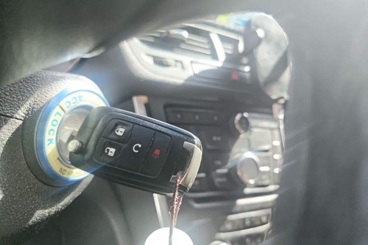 Used Buick Encore 2015 1.4T Automatic Two-Wheel Drive Urban Leading Model Vehicle Key