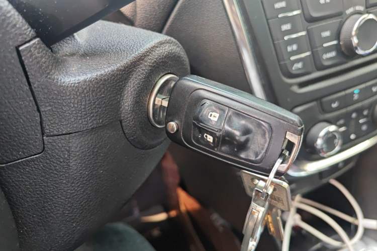Used Buick Encore 2015 1.4T Automatic Two-Wheel Drive Urban Leading Model Vehicle Key
