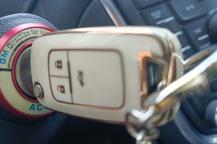 Used Buick Encore 2015 1.4T Automatic Two-Wheel Drive Urban Elite Version Vehicle Key