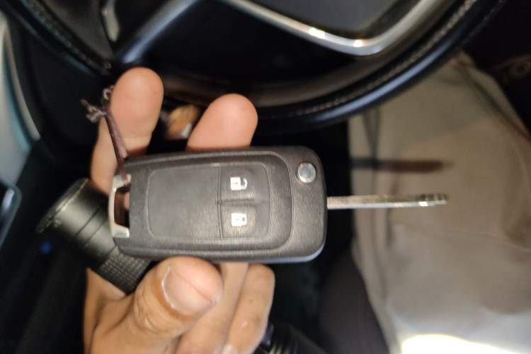 Used Buick Encore 2015 1.4T Automatic Two-Wheel Drive Urban Elite Version Vehicle Key