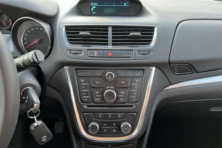 Used Buick Encore 2015 1.4T Manual Two-Wheel Drive Urban Advanced Model Audio And AC Panel