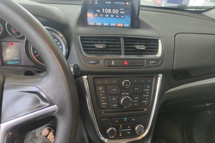 Used Buick Encore 2015 1.4T Automatic Two-Wheel Drive Urban Elite Version Audio And AC Panel