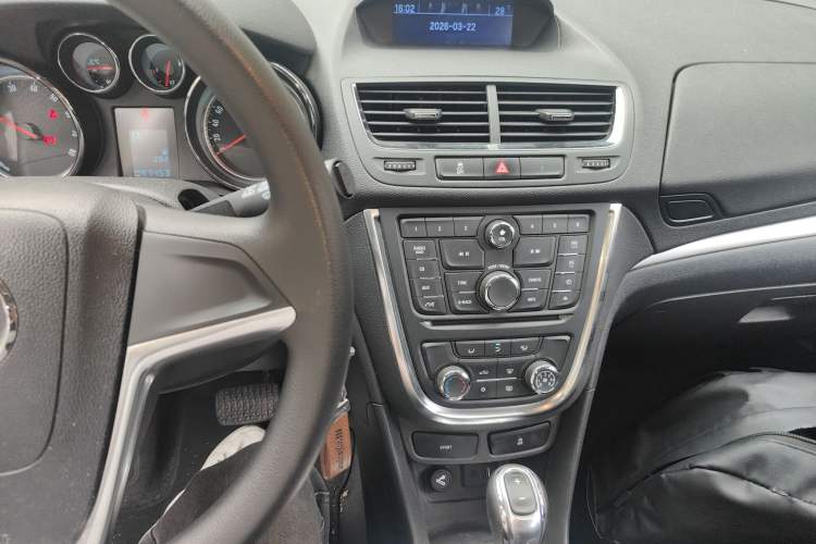 Used Buick Encore 2015 1.4T Automatic Two-Wheel Drive Urban Elite Version Audio And AC Panel