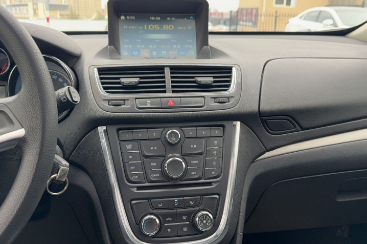 Used Buick Encore 2015 1.4T Automatic Two-Wheel Drive Urban Elite Version Audio And AC Panel