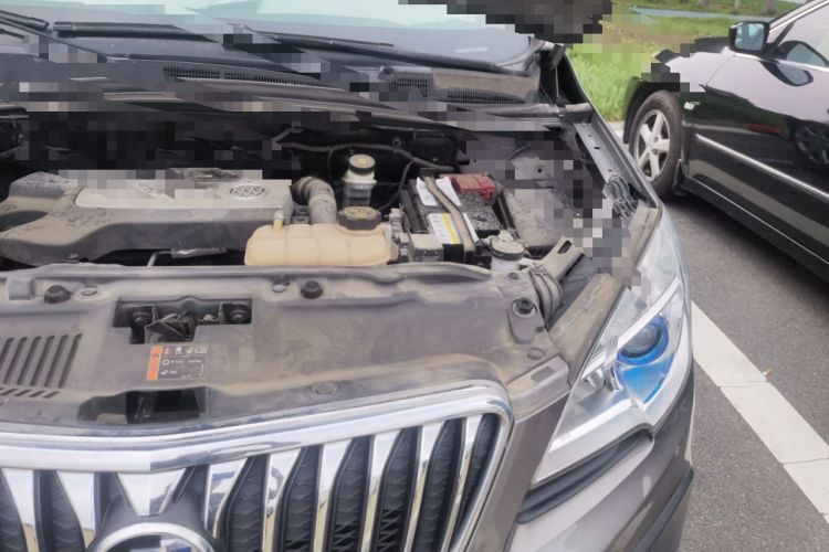Used Buick Encore 2015 1.4T Manual Two-Wheel Drive Urban Advanced Model Engine Bay Left
