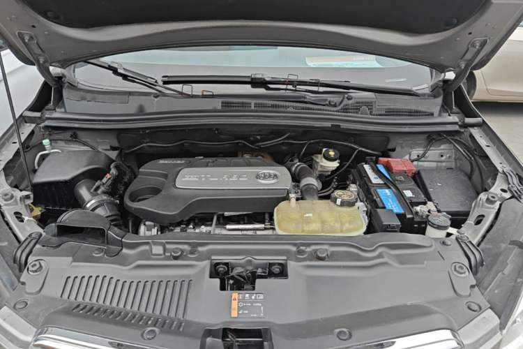 Used Buick Encore 2015 1.4T Automatic Two-Wheel Drive Urban Leading Model Engine Bay