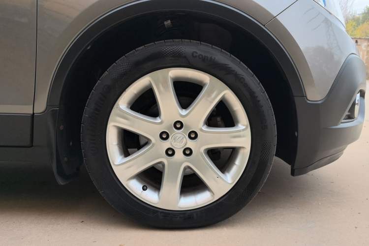 Used Buick Encore 2015 1.4T Automatic Two-Wheel Drive Urban Elite Version Exterior 10
