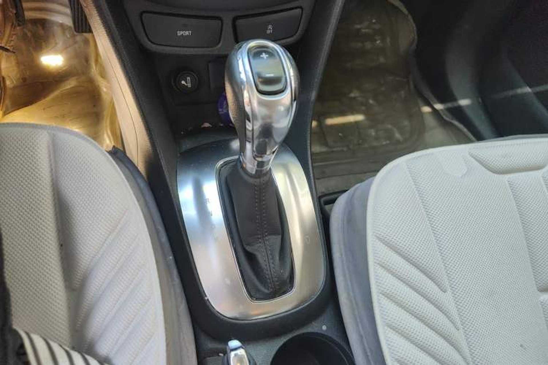 Used Buick Encore 2015 1.4T Automatic Two-Wheel Drive Urban Leading Model Gear Lever
