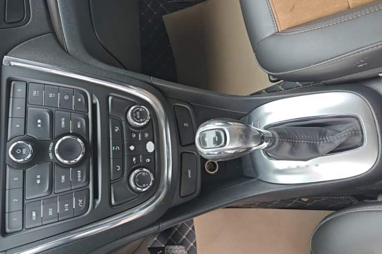 Used Buick Encore 2015 1.4T Automatic Two-Wheel Drive Urban Leading Model Gear Lever