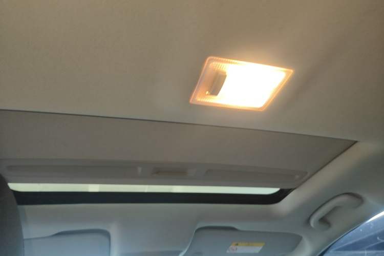 Used Buick Encore 2015 1.4T Automatic Two-Wheel Drive Urban Elite Version Headliner