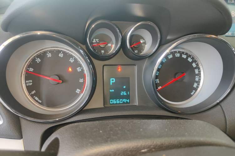 Used Buick Encore 2015 1.4T Automatic Two-Wheel Drive Urban Elite Version Instrument Cluster