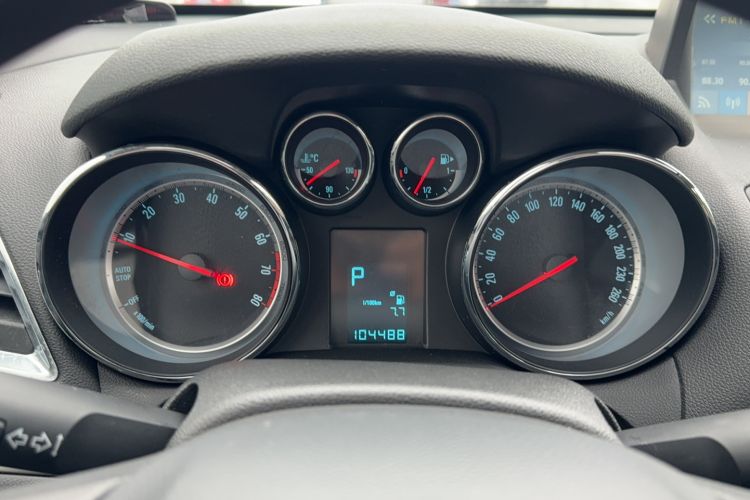 Used Buick Encore 2015 1.4T Automatic Two-Wheel Drive Urban Elite Version Instrument Cluster