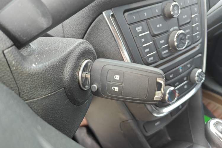Used Buick Encore 2015 1.4T Automatic Two-Wheel Drive Urban Elite Version Interior 1