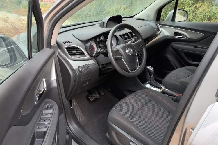 Used Buick Encore 2015 1.4T Automatic Two-Wheel Drive Urban Elite Version Interior 2