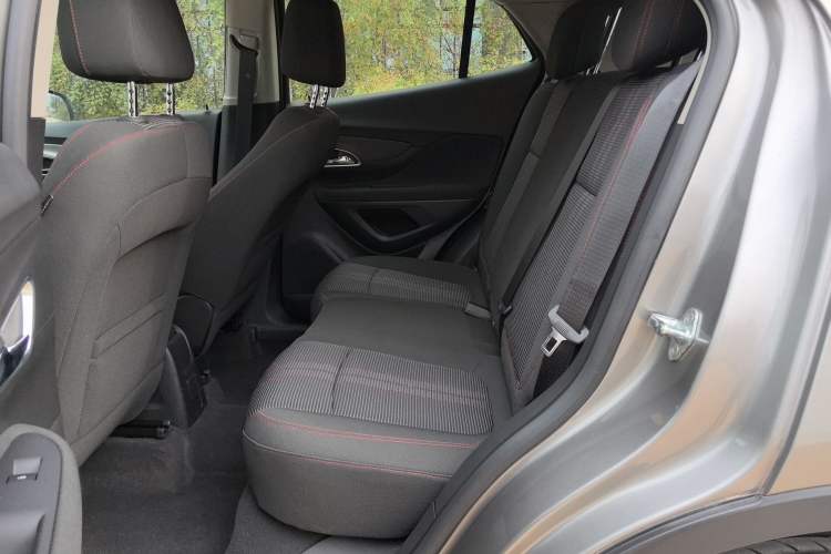 Used Buick Encore 2015 1.4T Automatic Two-Wheel Drive Urban Elite Version Interior 3