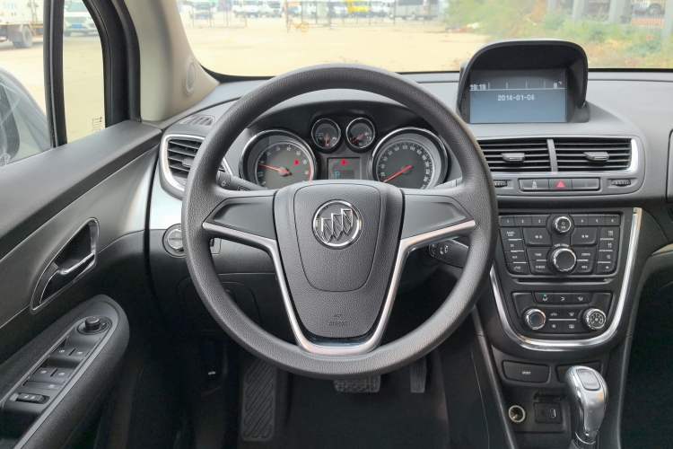 Used Buick Encore 2015 1.4T Automatic Two-Wheel Drive Urban Elite Version Interior 4