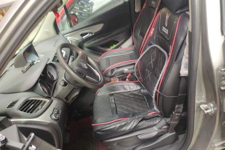 Used Buick Encore 2015 1.4T Automatic Two-Wheel Drive Urban Elite Version Left Front Seat