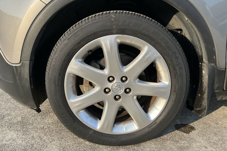 Used Buick Encore 2015 1.4T Manual Two-Wheel Drive Urban Advanced Model Left Front Wheel Hub