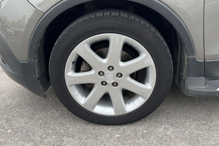 Used Buick Encore 2015 1.4T Automatic Two-Wheel Drive Urban Elite Version Left Front Wheel Hub