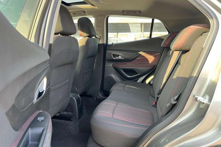 Used Buick Encore 2015 1.4T Manual Two-Wheel Drive Urban Advanced Model Left Rear Seat